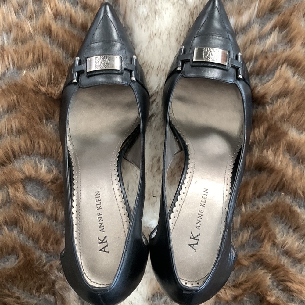Anne Klein Mabentham Black Pumps Silverstone Hardware Size 9